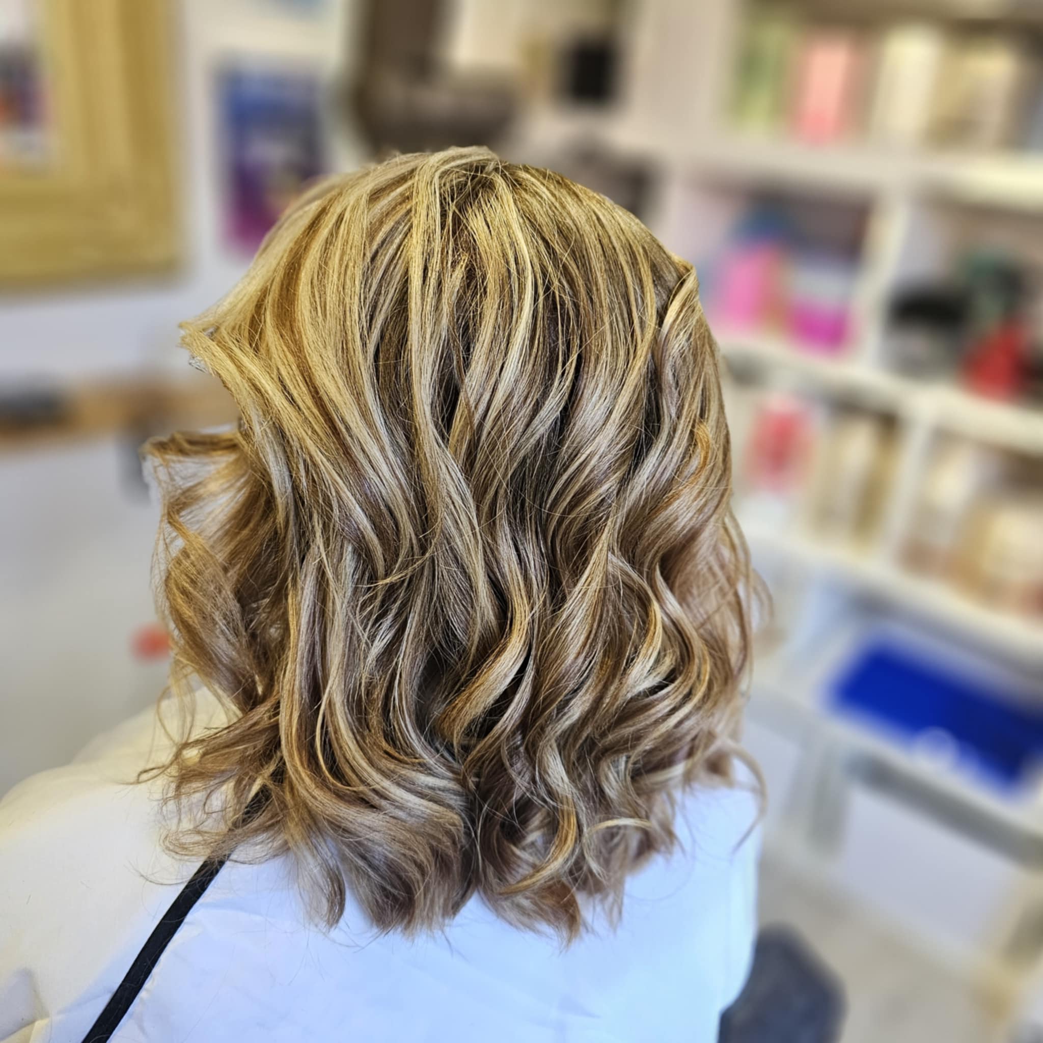 short blond hair style